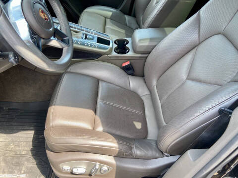 2015 Porsche Macan Turbo