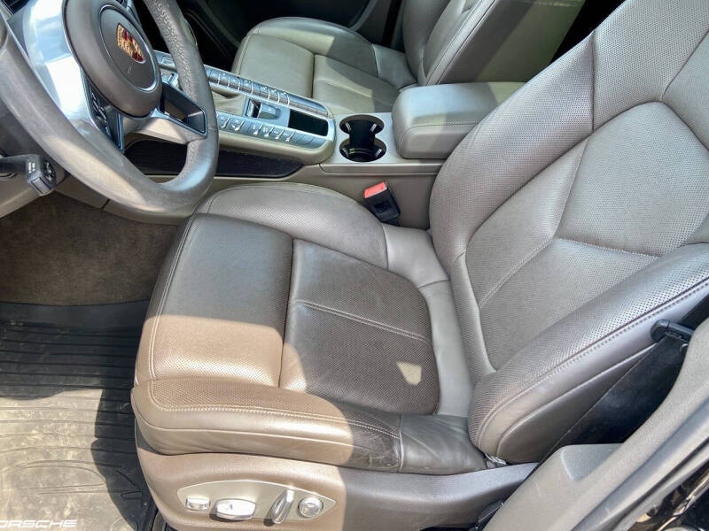 2015 Porsche Macan Turbo