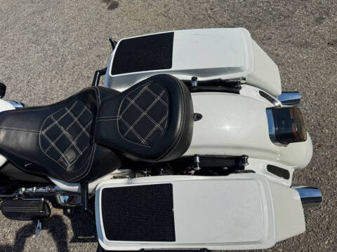 2011 Harley-Davidson FLHTCU -