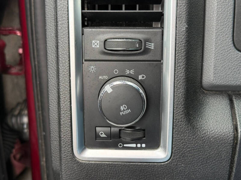 2017 RAM 1500 SLT