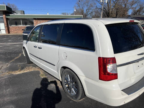 2011 Chrysler Town and Country Limited
