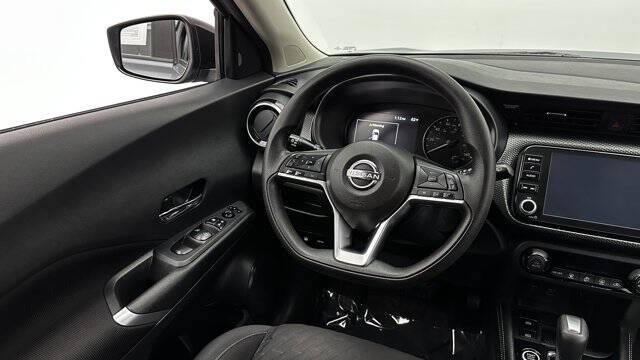 2022 Nissan Kicks SV