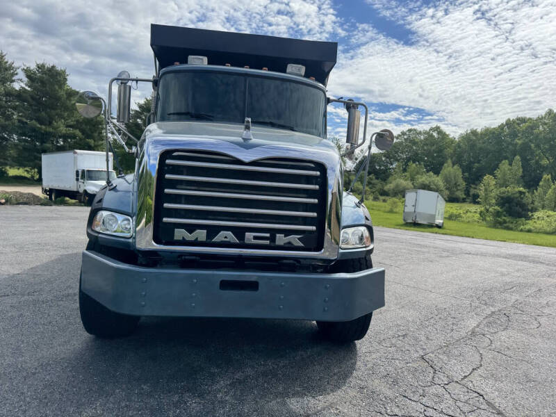 2013 Mack Granite