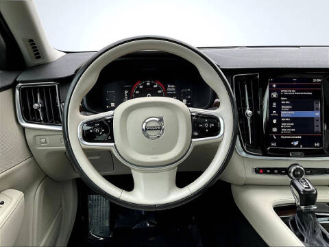 2018 Volvo S90 T5 Momentum