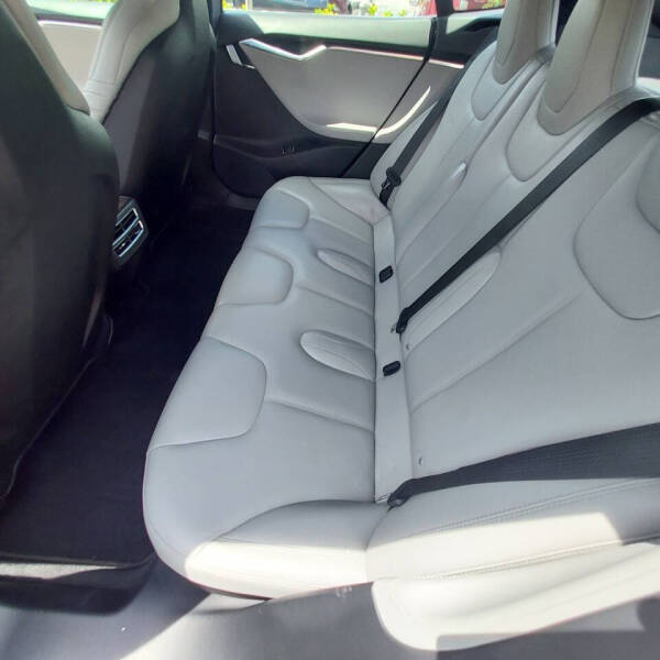 2016 Tesla Model S 90D