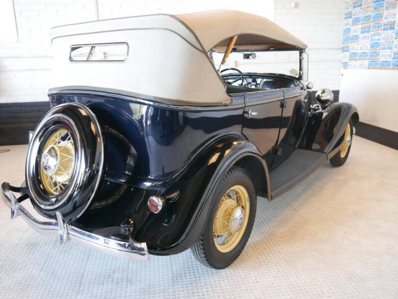 1933 Ford Phaeton