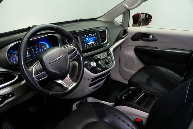 2020 Chrysler Pacifica Touring L