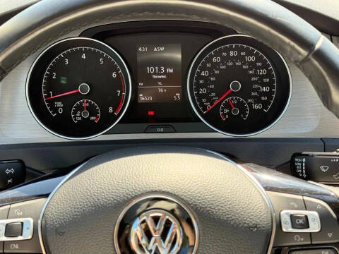 2017 Volkswagen Golf TSI Wolfsburg Edition