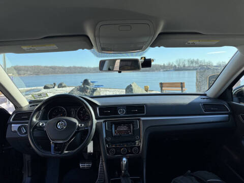 2016 Volkswagen Passat 1.8T R-Line