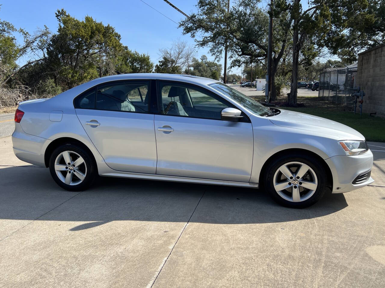 Used Car 2011 Volkswagen Jetta  Tdi 4dr Sedan 6a For Sale Under $10,000 In Austin, Texas