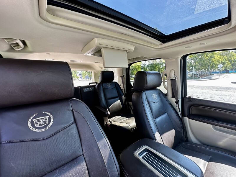 2012 Cadillac Escalade Platinum Edition