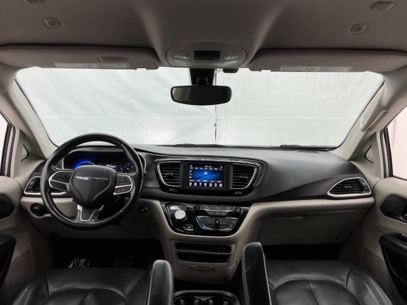 2020 Chrysler Pacifica Touring L