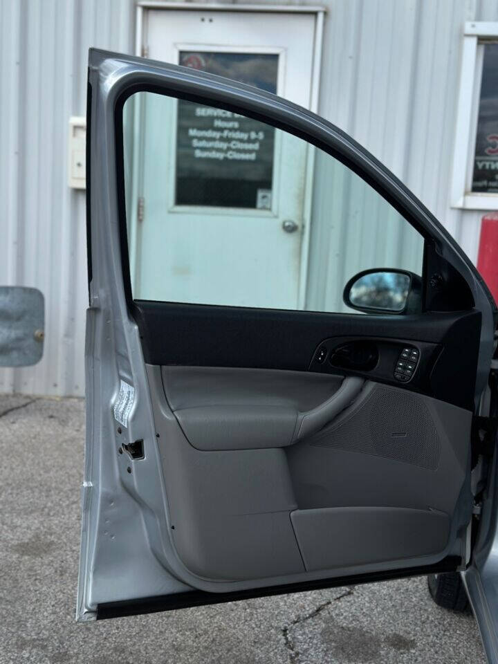 2007 Ford Focus for sale at World of Wheels in Des Moines, IA