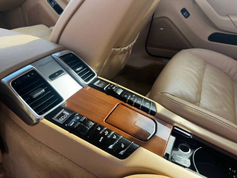 2012 Porsche Panamera