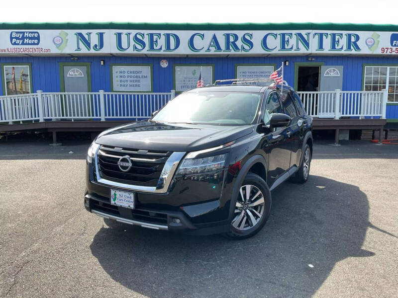 2022 Nissan Pathfinder SL