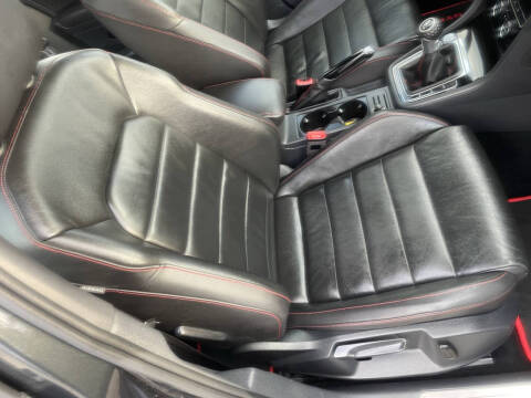 2015 Volkswagen Golf GTI SE