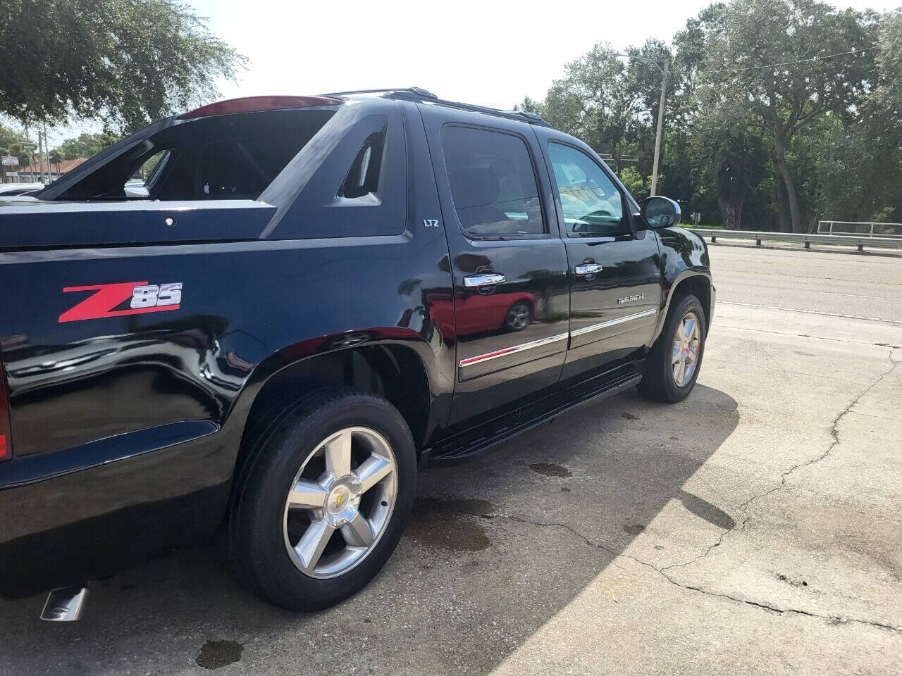 2012 Chevrolet Avalanche for sale at FAMILY AUTO BROKERS in Longwood, FL