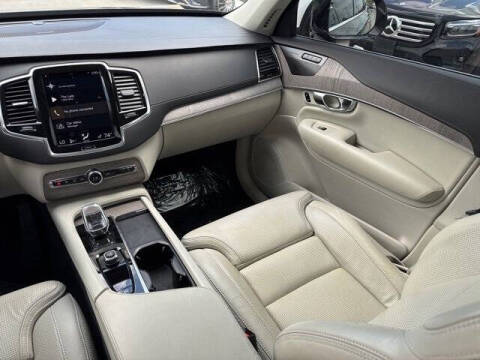 2022 Volvo XC90 Recharge T8 Inscription 6P