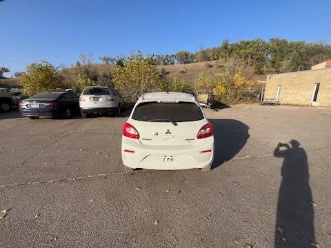 2018 Mitsubishi Mirage ES photo 4