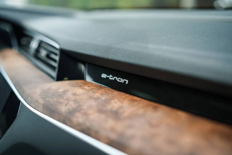 2019 Audi e-tron quattro Premium Plus