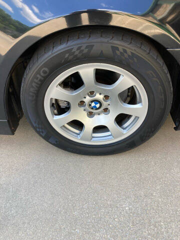 2004 BMW 5 Series 525i