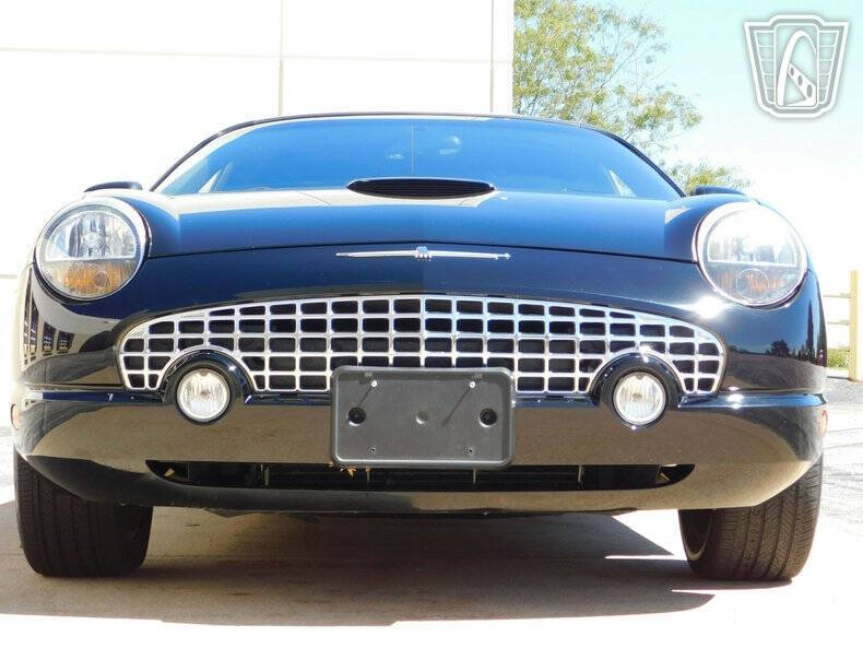 2002 Ford Thunderbird Deluxe