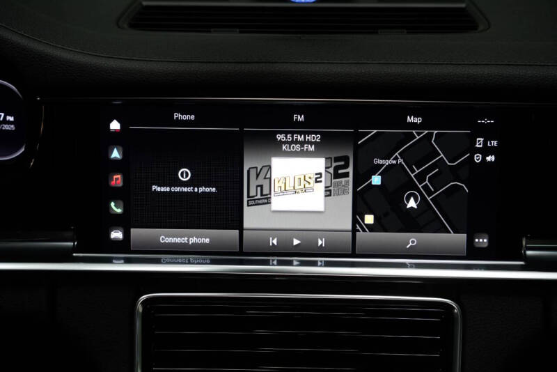 2022 Porsche Panamera Platinum Edition