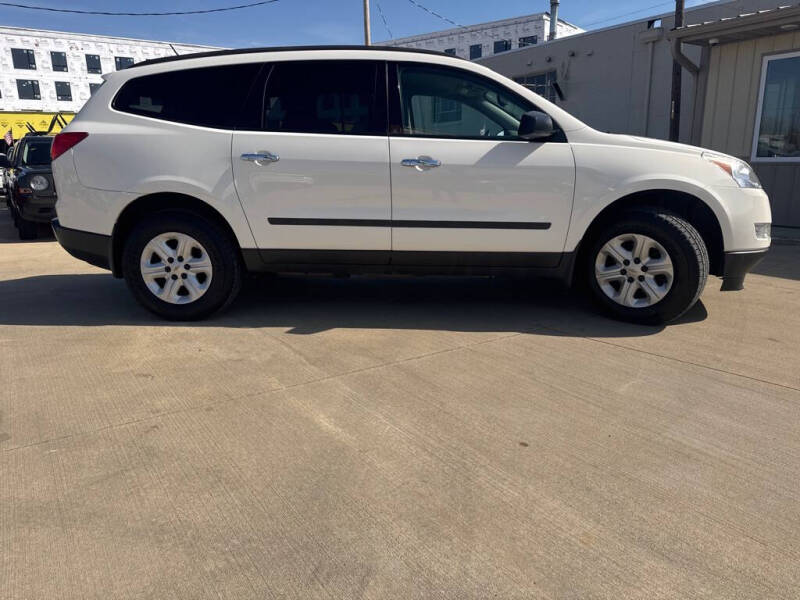 2011 Chevrolet Traverse LS