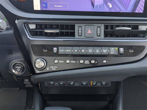 2024 Lexus ES 300h Luxury