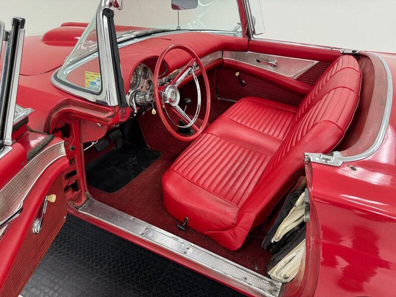 1957 Ford Thunderbird