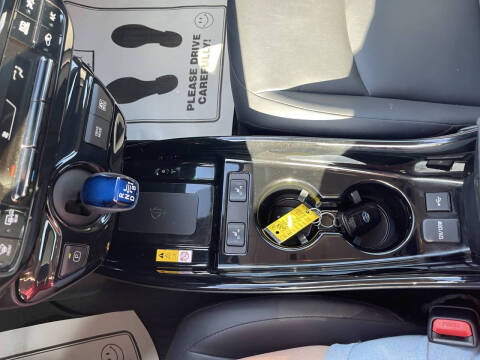 2022 Toyota Prius XLE AWD-e