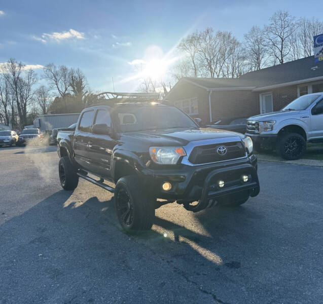 2015 Toyota Tacoma Base's photo