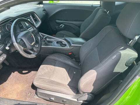 2017 Dodge Challenger SXT