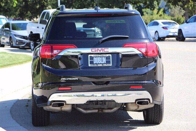 2017 GMC Acadia Denali