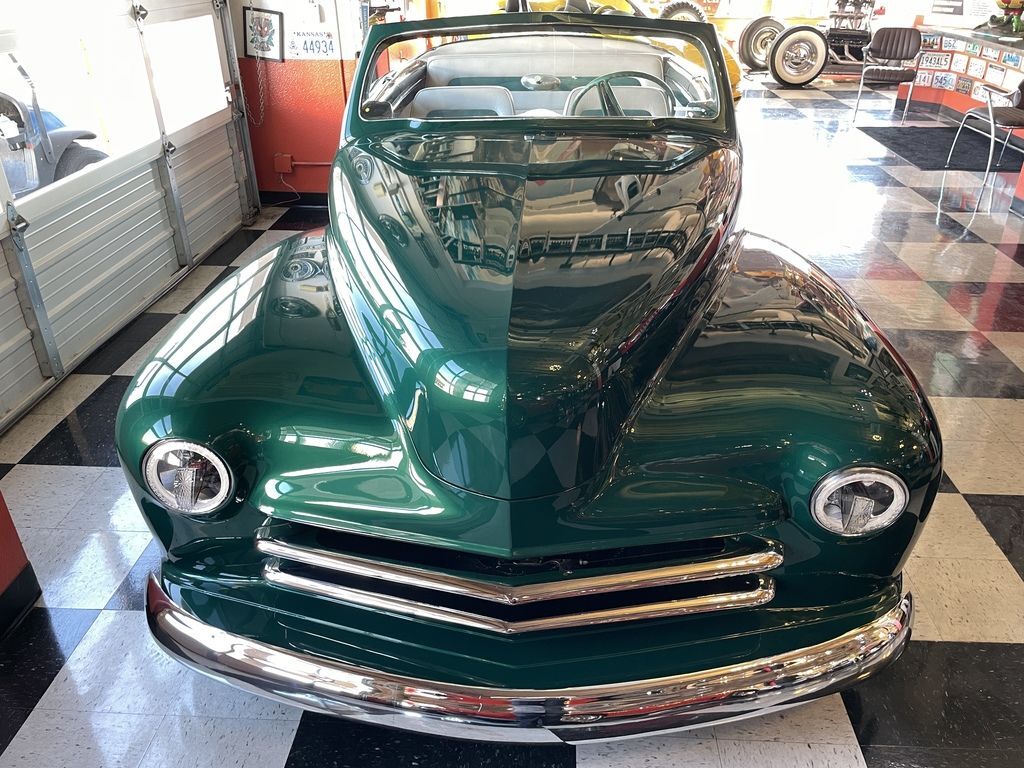 1947 Ford Custom 16