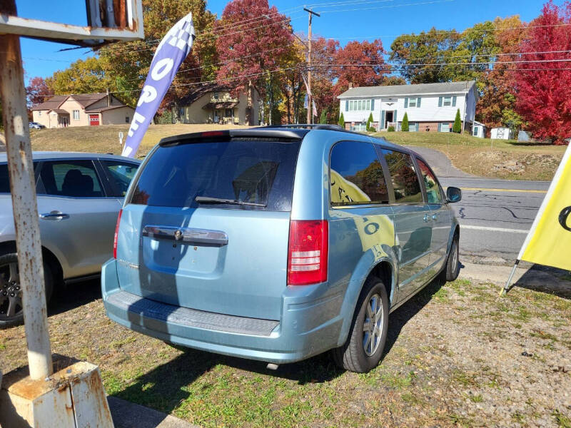 2008 Chrysler Town & Country null photo 5