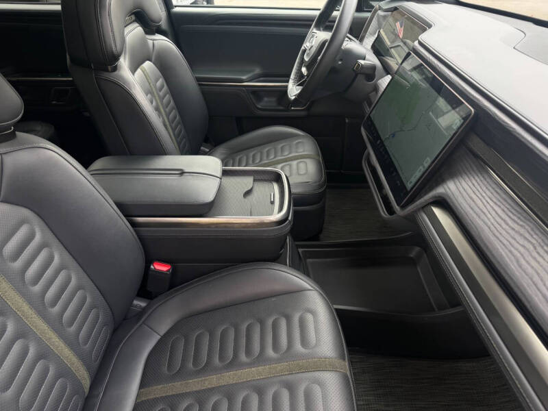 2024 Rivian R1S Launch Edition