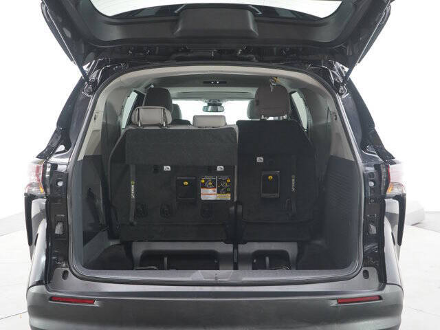 2024 Toyota Sienna LE 8-Passenger