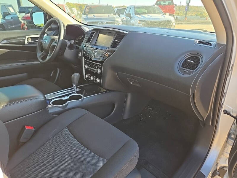 2019 Nissan Pathfinder S