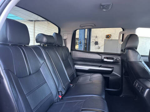 2017 Toyota Tundra SR5