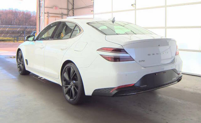 2023 Genesis G70