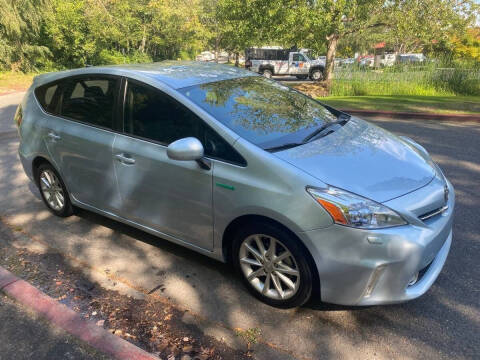2012 Toyota Prius v Five