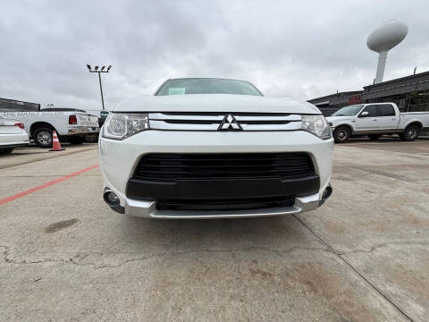 2015 Mitsubishi Outlander SE