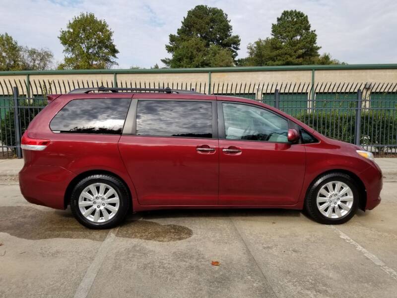 2011 Toyota Sienna for sale at Hollingsworth Auto Sales in Wake Forest NC