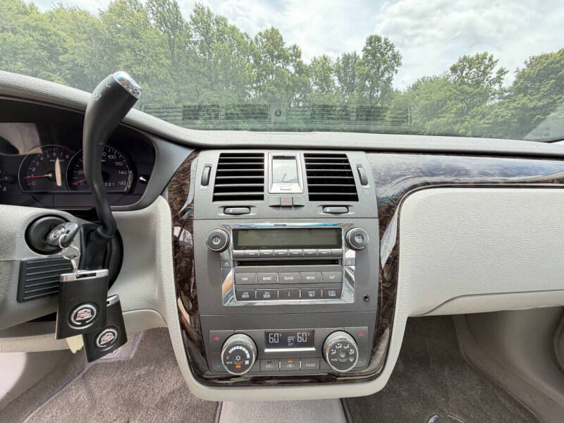 2009 Cadillac DTS Premium Luxury