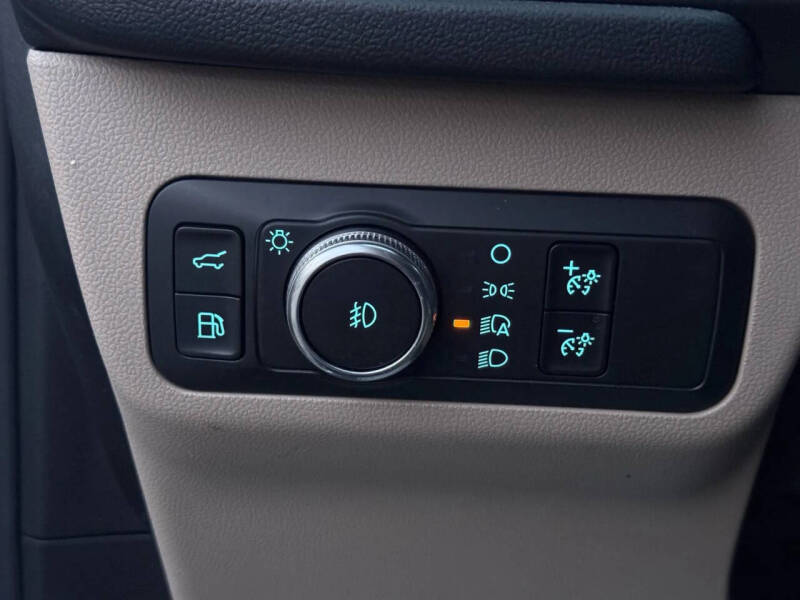 2020 Ford Escape Hybrid Titanium