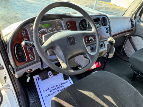 2017 Freightliner M2 106