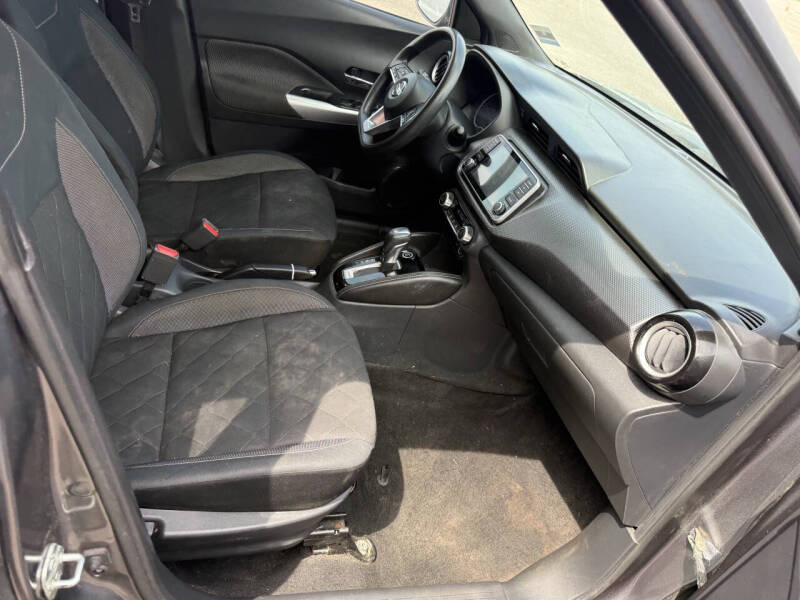 2019 Nissan Kicks S