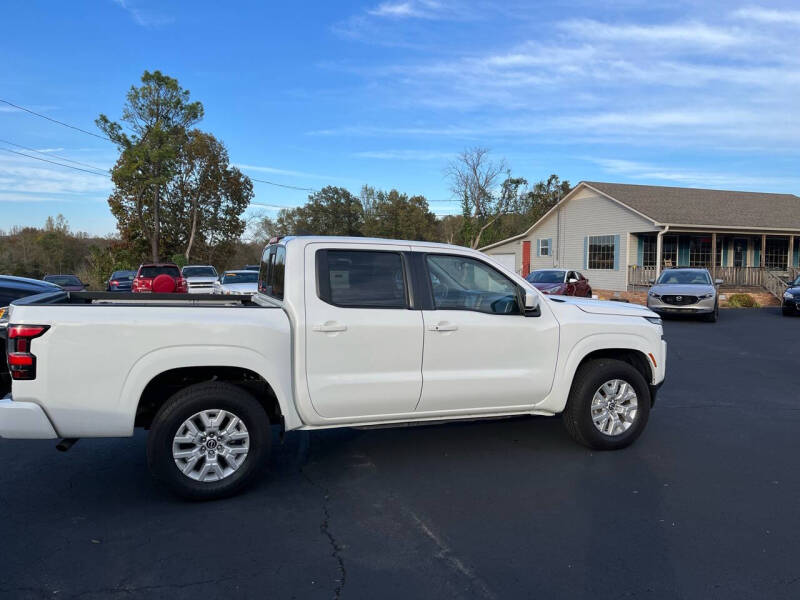 2022 Nissan Frontier SV photo 4