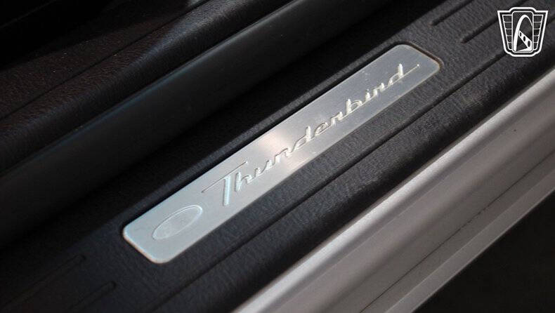 2004 Ford Thunderbird Deluxe